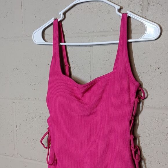 Social Standard Women's One Piece Barbie Pink Swimsuit Size Small - Picture 5 of 9